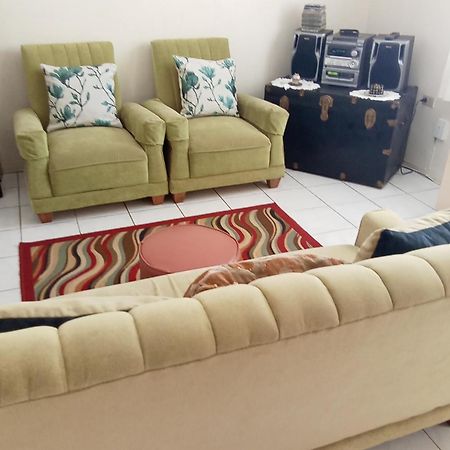 Cozy & Comfy Apartamento Portmore Exterior foto
