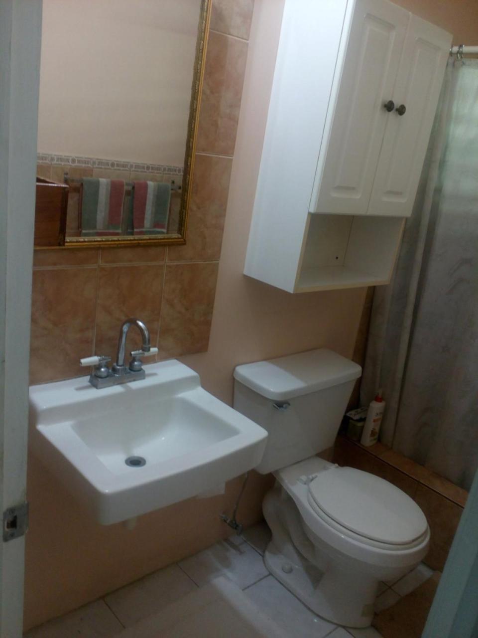 Cozy & Comfy Apartamento Portmore Exterior foto